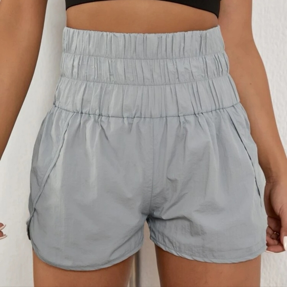 Pants - Athletic high waist shorts in light grey size S